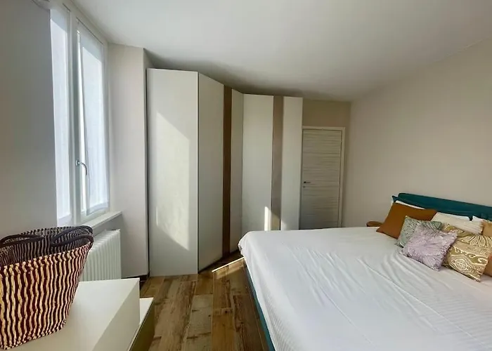 Montefiori, Rustic Glow *