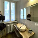Apartament Montefiori, Rustic Glow *
