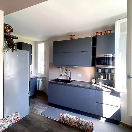 Montefiori, Rustic Glow 아파트 *